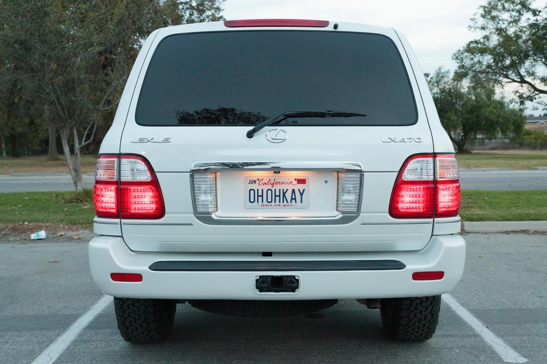 2004 Lexus LX 2nd Gen - Image 14 of 31