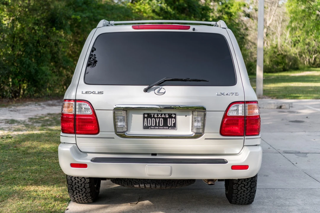 2004 Lexus LX 2nd Gen - Image 7 of 31