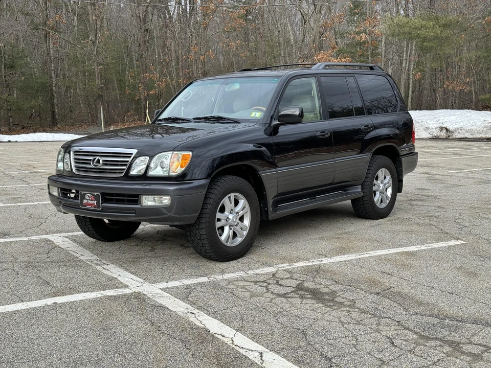 2004 Lexus LX 2nd Gen - Image 2 of 31