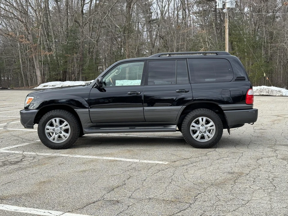 2004 Lexus LX 2nd Gen - Image 3 of 31