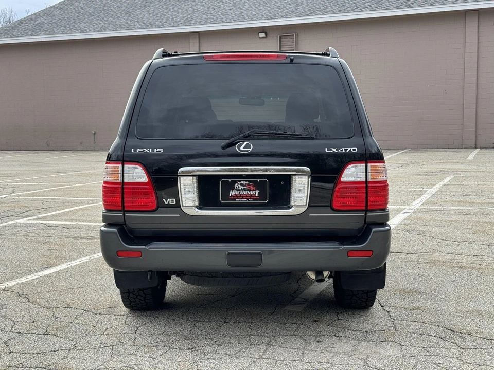 2004 Lexus LX 2nd Gen - Image 6 of 31