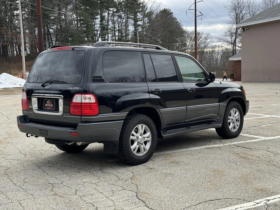 2004 Lexus LX 2nd Gen - Image 5 of 31