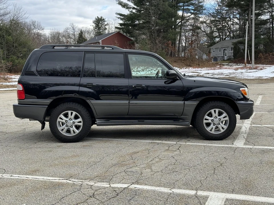 2004 Lexus LX 2nd Gen - Image 7 of 31