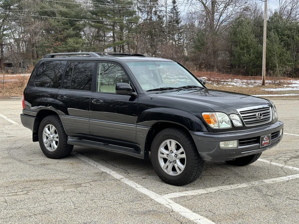 2004 Lexus LX 2nd Gen - Image 8 of 31