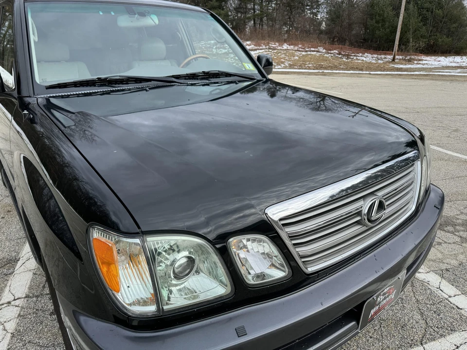 2004 Lexus LX 2nd Gen - Image 10 of 31