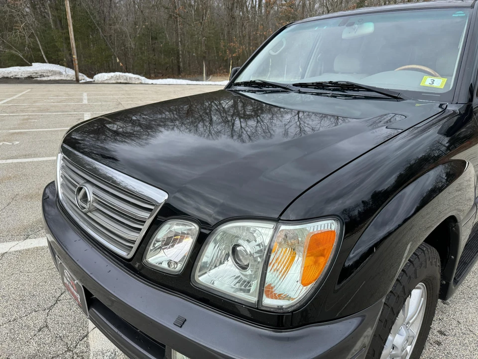 2004 Lexus LX 2nd Gen - Image 11 of 31