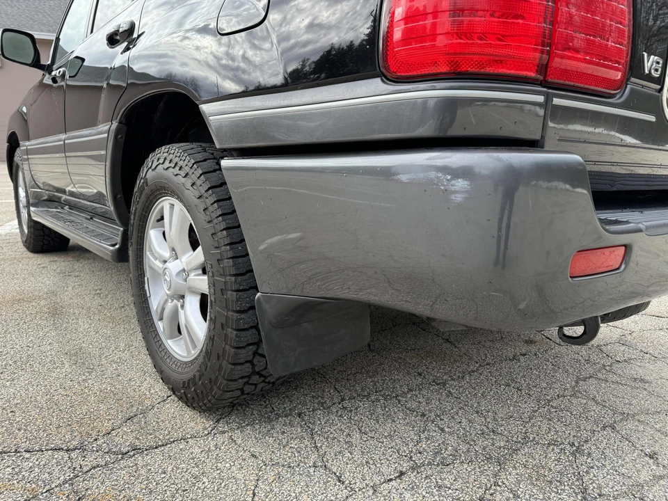 2004 Lexus LX 2nd Gen - Image 18 of 31
