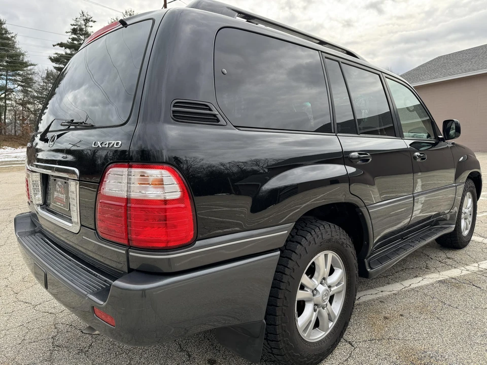 2004 Lexus LX 2nd Gen - Image 21 of 31