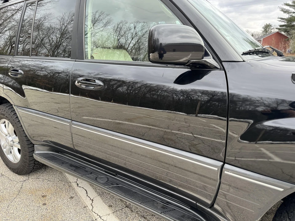 2004 Lexus LX 2nd Gen - Image 24 of 31