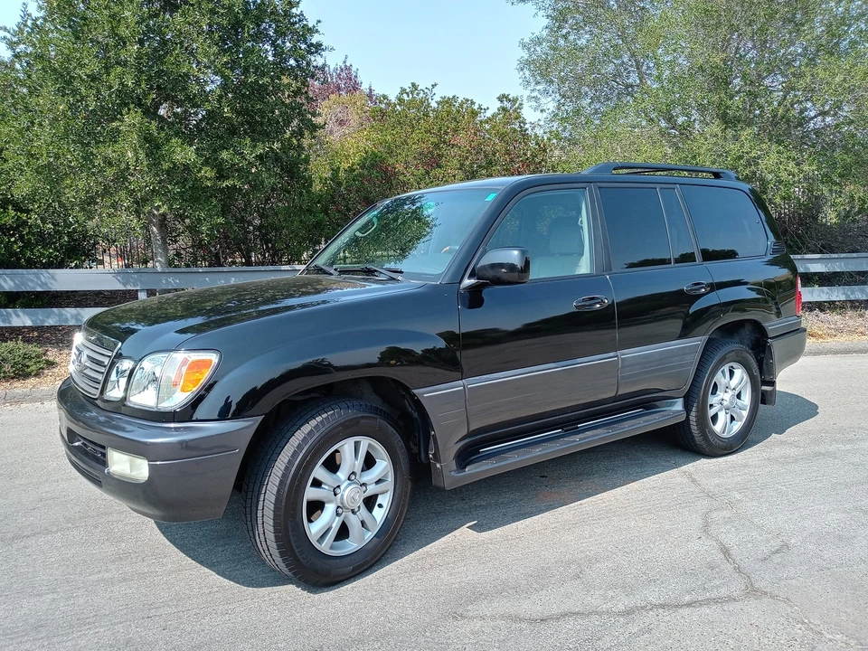 2004 Lexus LX 2nd Gen - Image 15 of 31