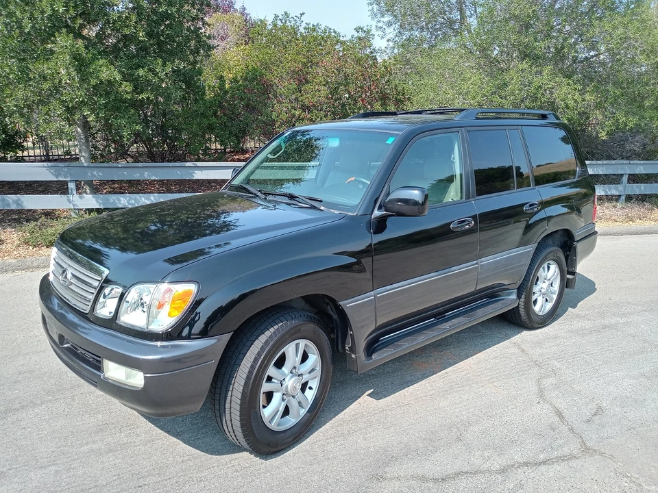 2004 Lexus LX 2nd Gen - Image 13 of 31