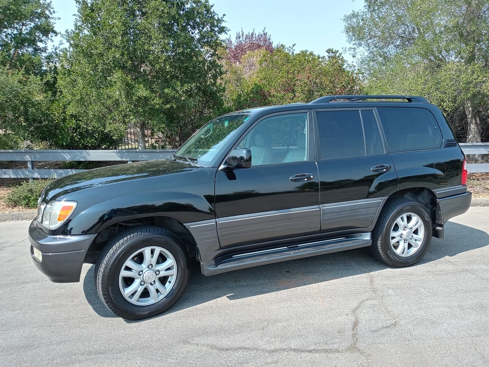 2004 Lexus LX 2nd Gen - Image 14 of 31