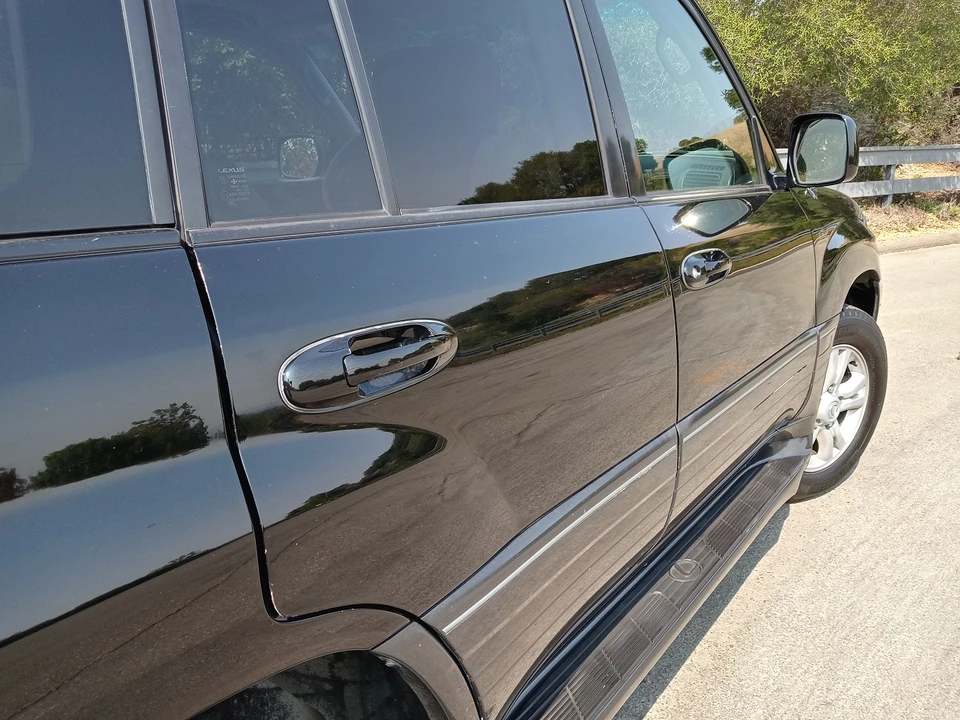 2004 Lexus LX 2nd Gen - Image 28 of 31