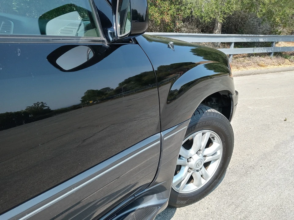 2004 Lexus LX 2nd Gen - Image 27 of 31