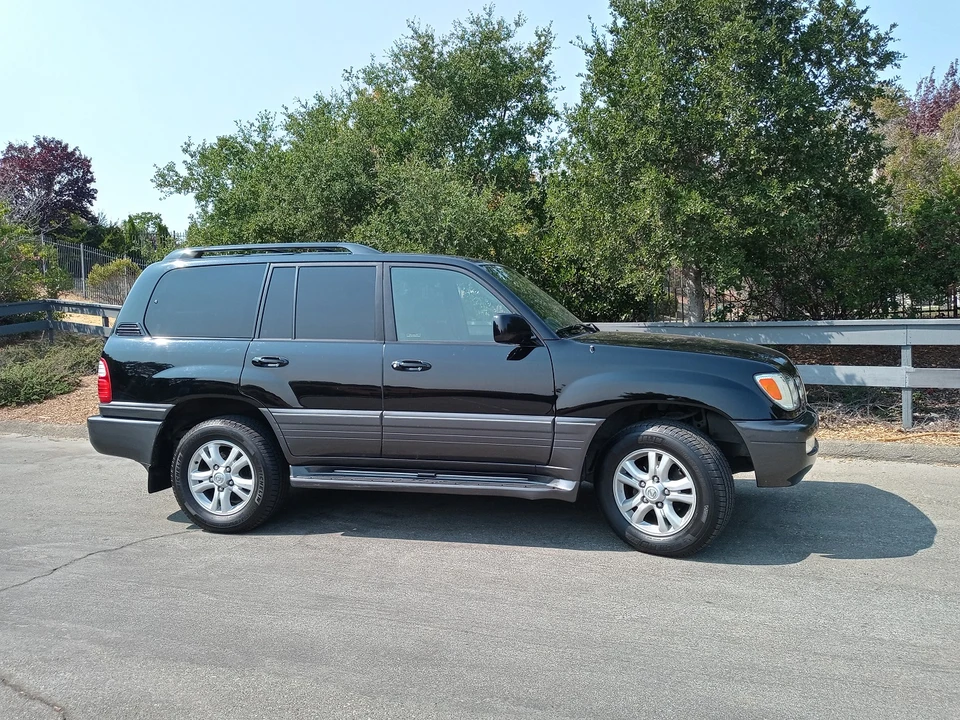 2004 Lexus LX 2nd Gen - Image 20 of 31
