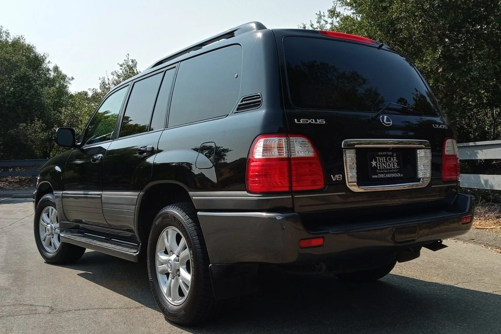 2004 Lexus LX 2nd Gen - Image 17 of 31