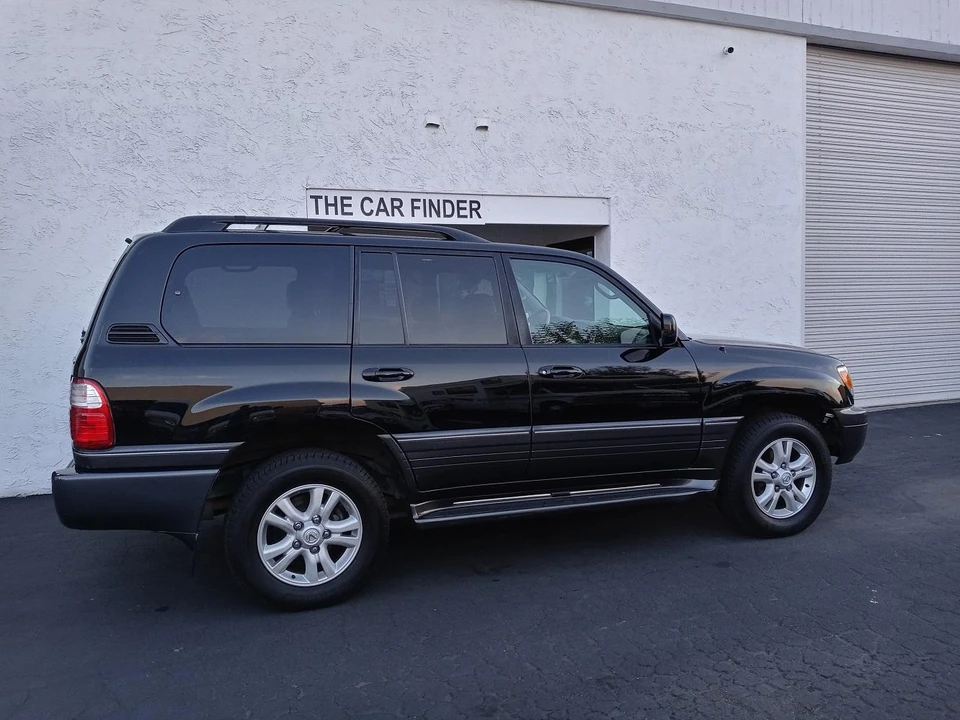 2004 Lexus LX 2nd Gen - Image 8 of 31
