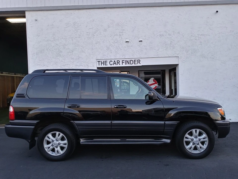 2004 Lexus LX 2nd Gen - Image 9 of 31