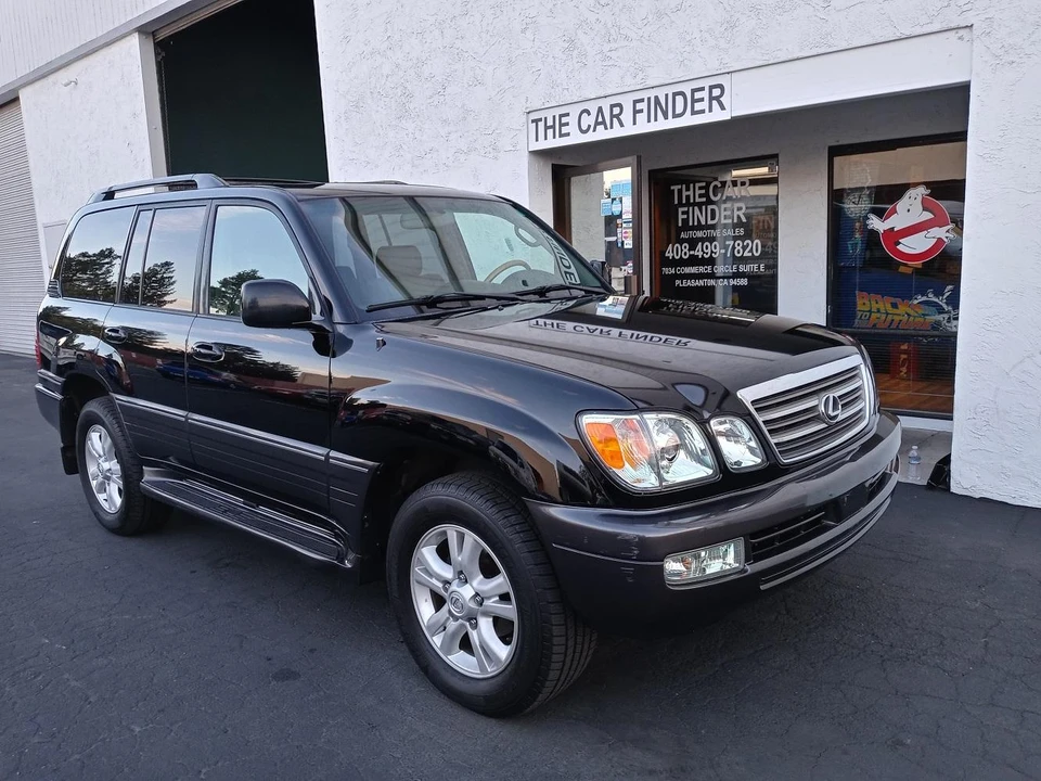 2004 Lexus LX 2nd Gen - Image 10 of 31
