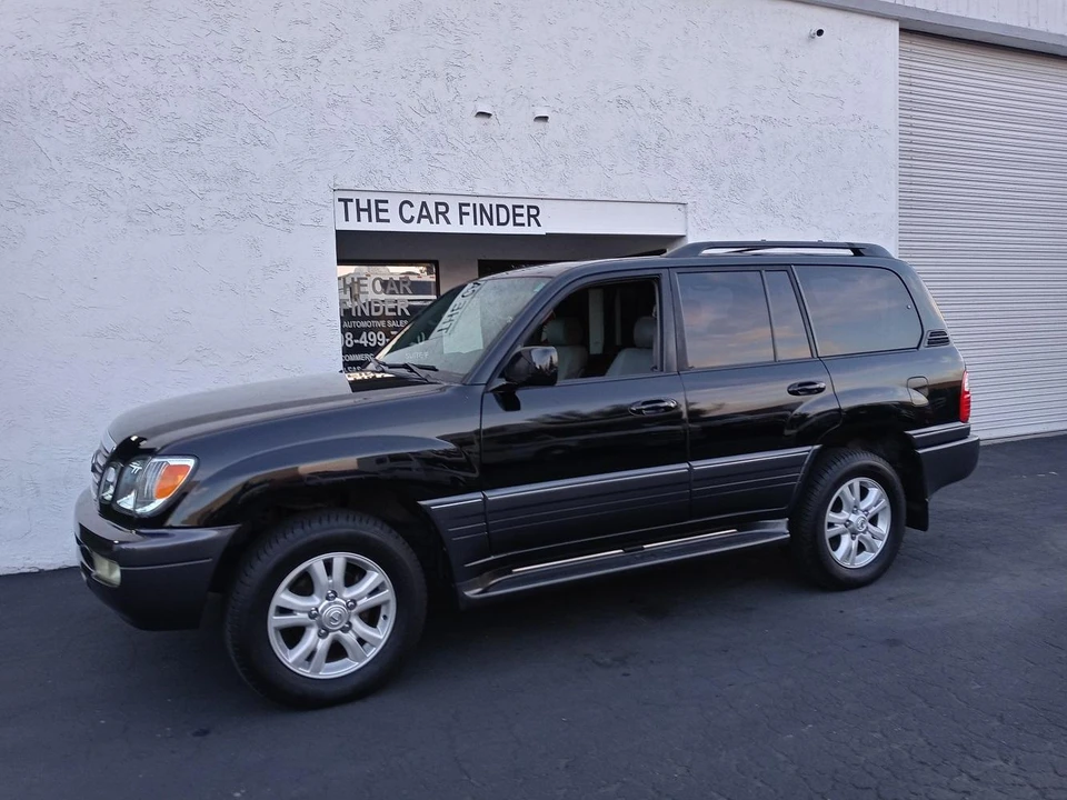 2004 Lexus LX 2nd Gen - Image 3 of 31
