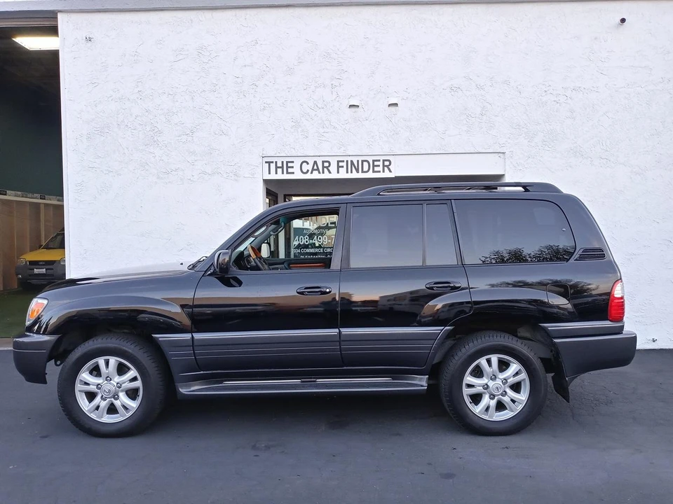 2004 Lexus LX 2nd Gen - Image 4 of 31