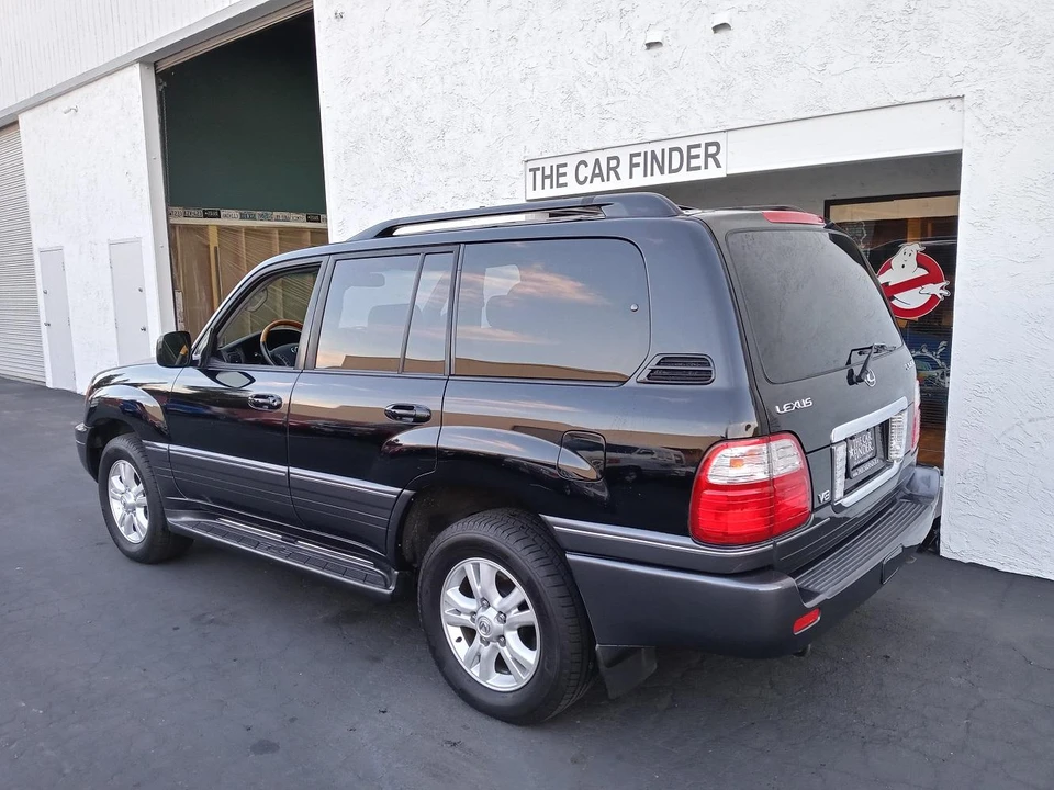 2004 Lexus LX 2nd Gen - Image 5 of 31