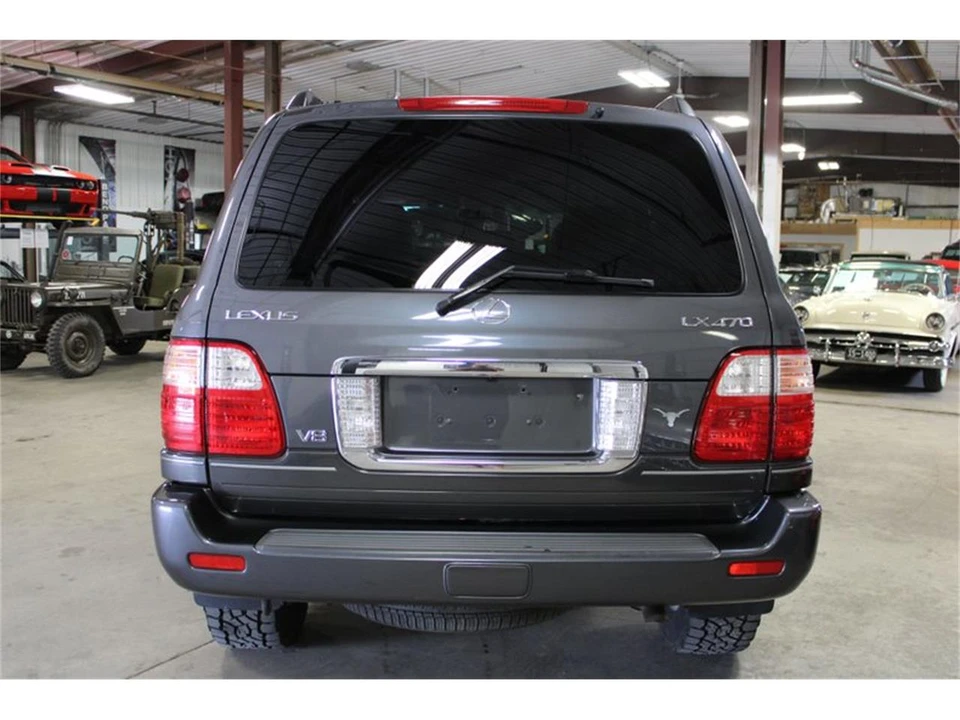 2004 Lexus LX 2nd Gen - Image 5 of 31