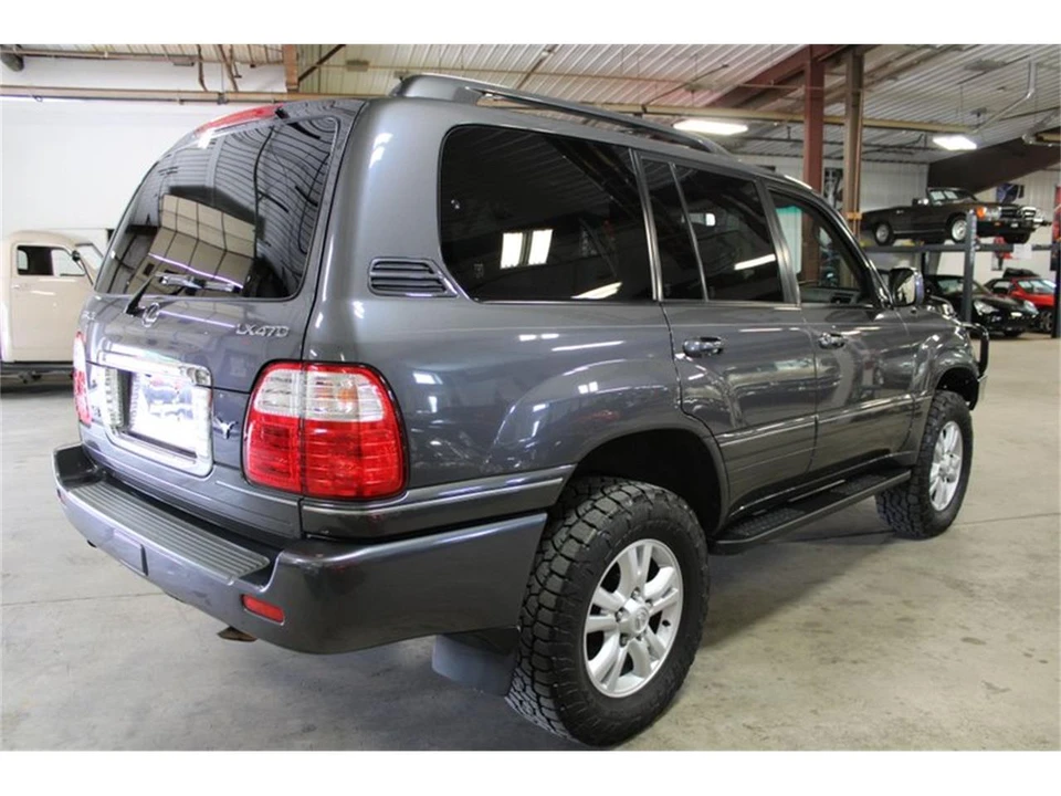 2004 Lexus LX 2nd Gen - Image 6 of 31