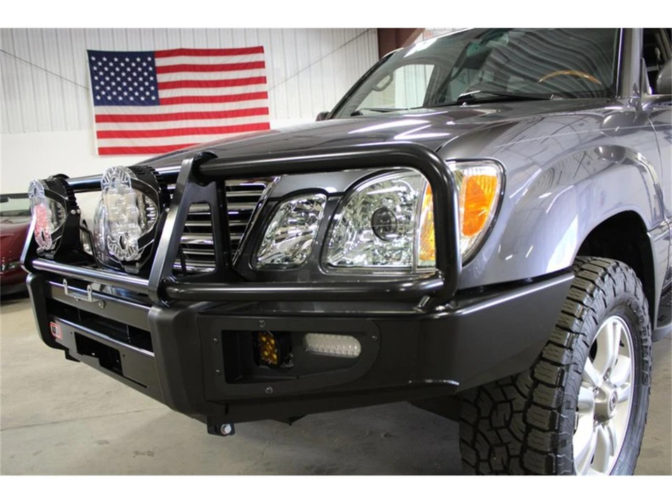 2004 Lexus LX 2nd Gen - Image 10 of 31