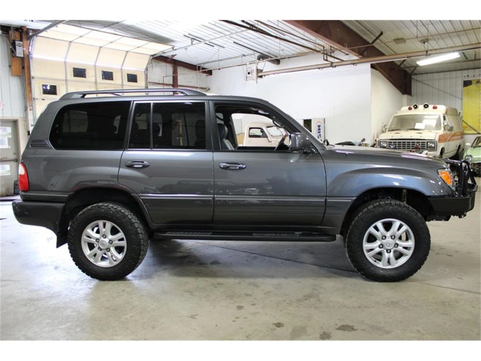 2004 Lexus LX 2nd Gen - Image 7 of 31
