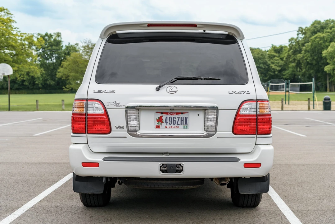 2004 Lexus LX 2nd Gen - Image 8 of 31