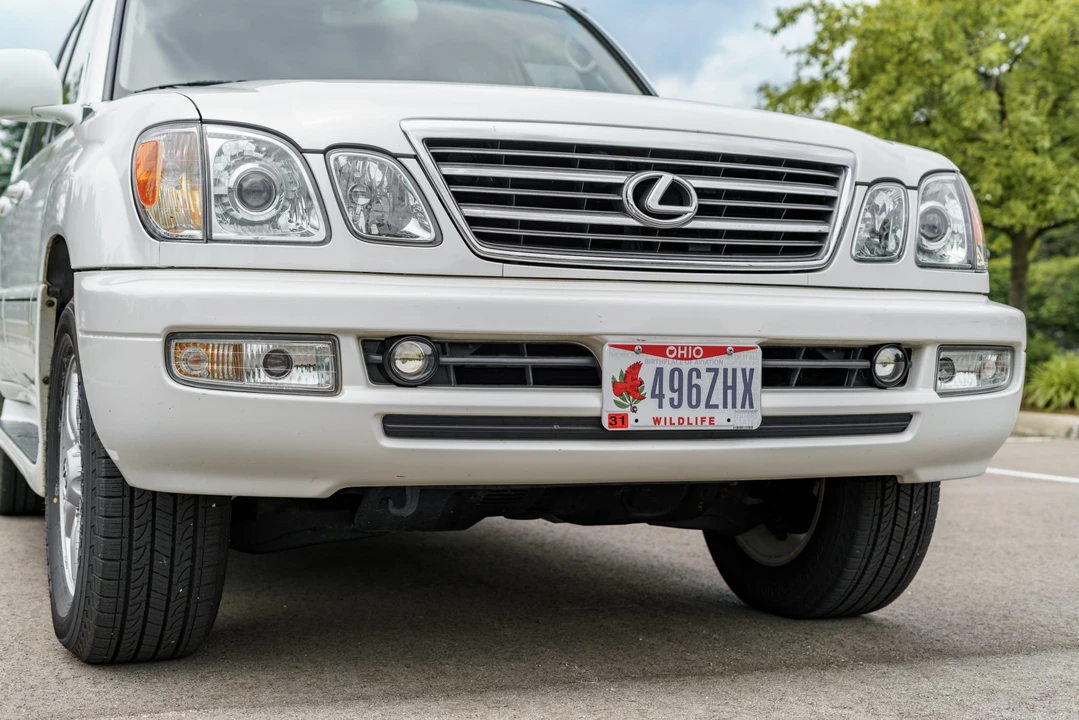 2004 Lexus LX 2nd Gen - Image 14 of 31