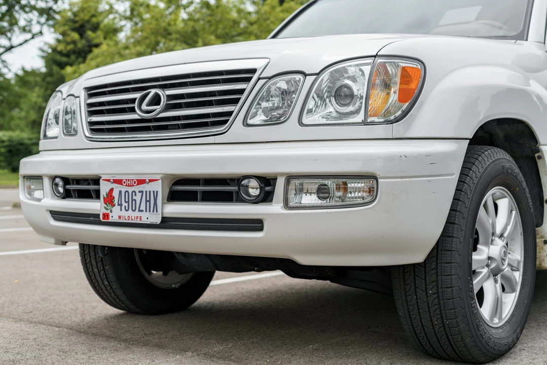 2004 Lexus LX 2nd Gen - Image 15 of 31