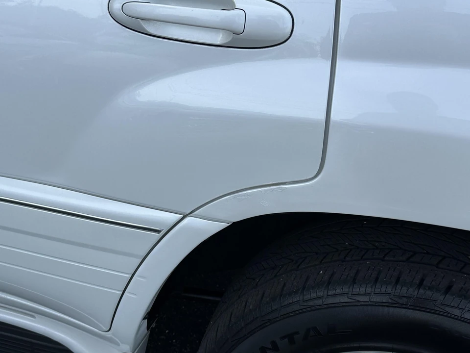 2004 Lexus LX 2nd Gen - Image 25 of 31