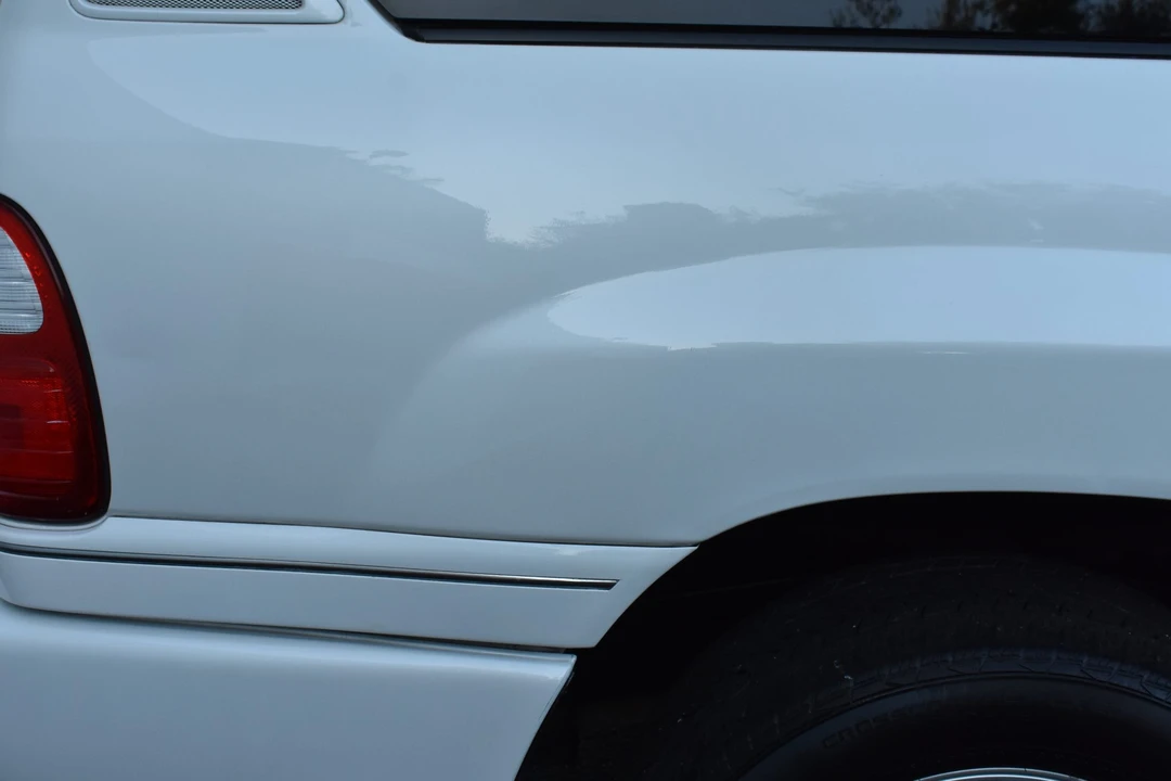 2004 Lexus LX 2nd Gen - Image 17 of 31