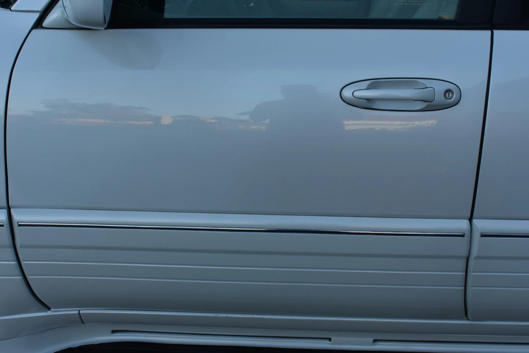 2004 Lexus LX 2nd Gen - Image 14 of 31