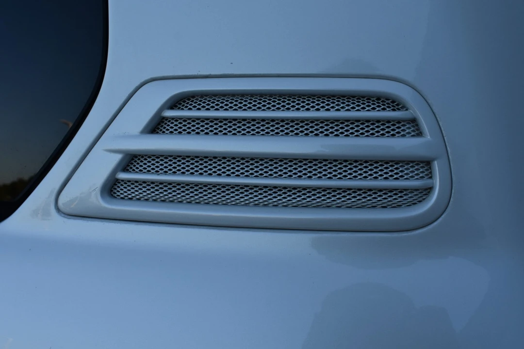 2004 Lexus LX 2nd Gen - Image 22 of 31