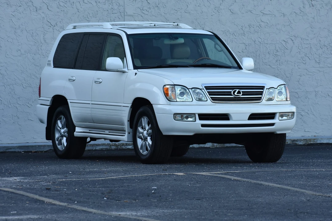 2004 Lexus LX 2nd Gen - Image 3 of 31