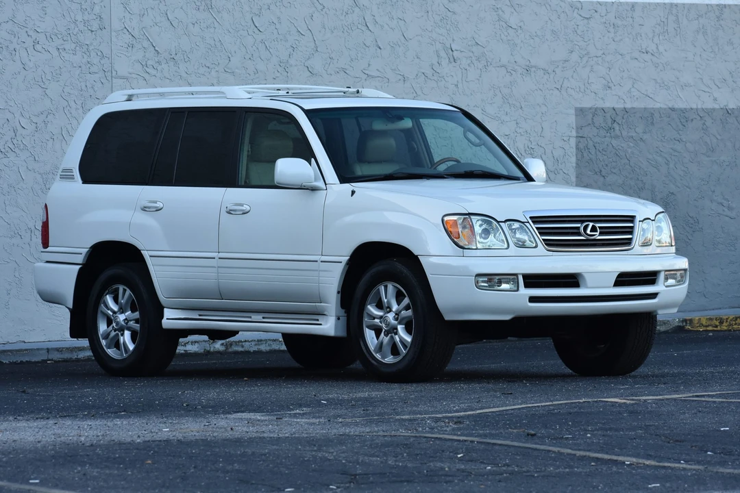 2004 Lexus LX 2nd Gen - Image 2 of 31