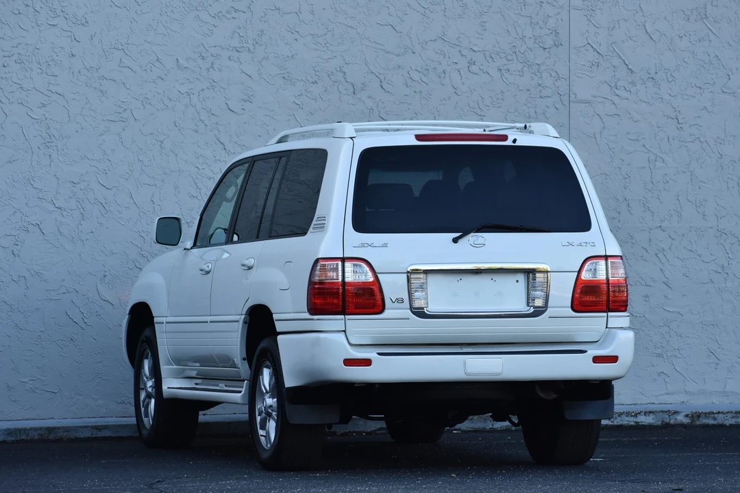 2004 Lexus LX 2nd Gen - Image 7 of 31