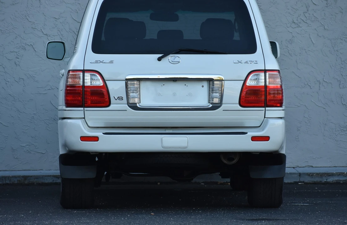 2004 Lexus LX 2nd Gen - Image 8 of 31