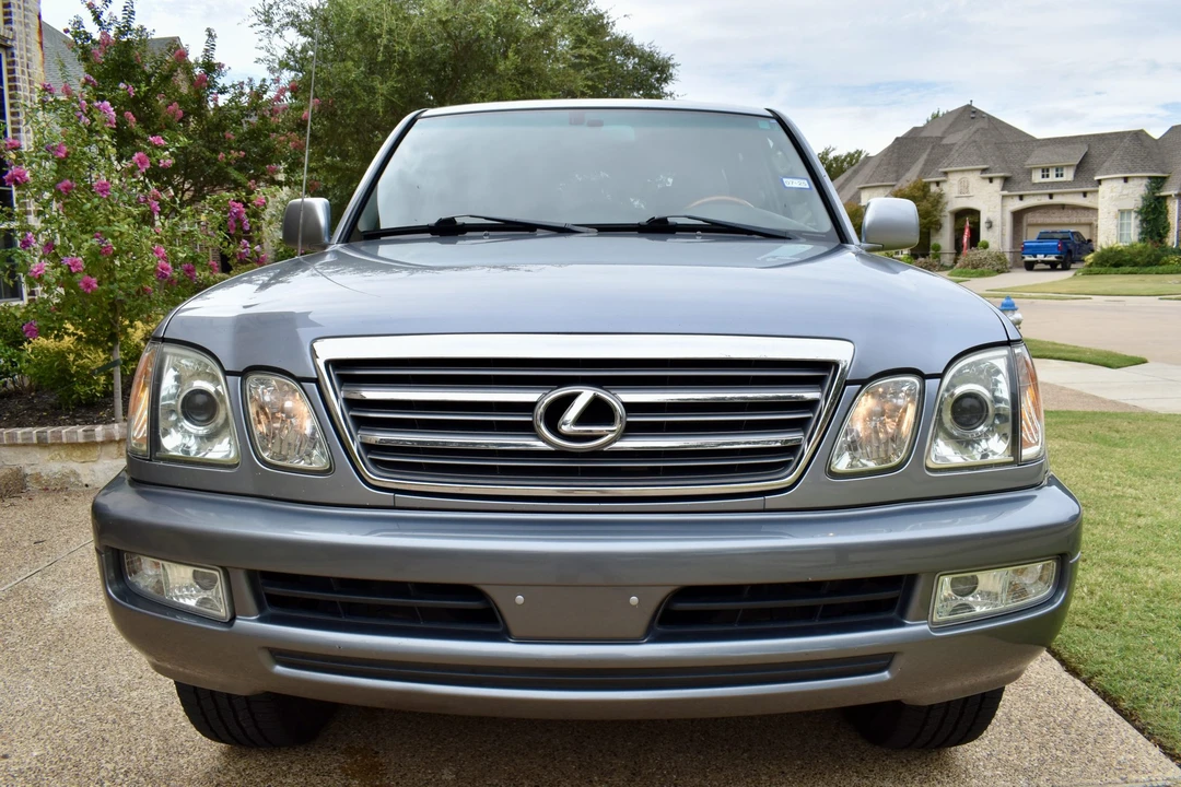2004 Lexus LX 2nd Gen - Image 20 of 31