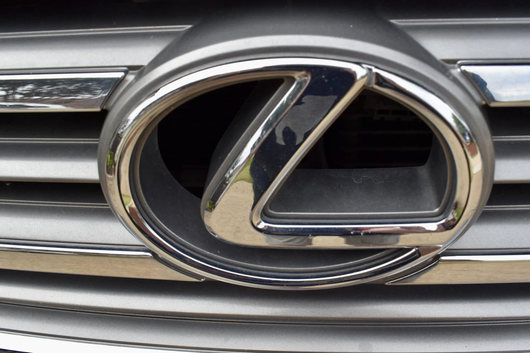2004 Lexus LX 2nd Gen - Image 31 of 31