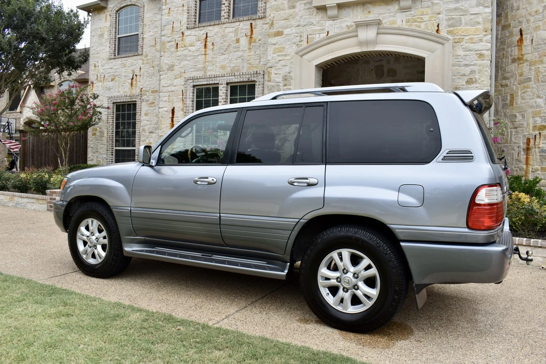 2004 Lexus LX 2nd Gen - Image 7 of 31