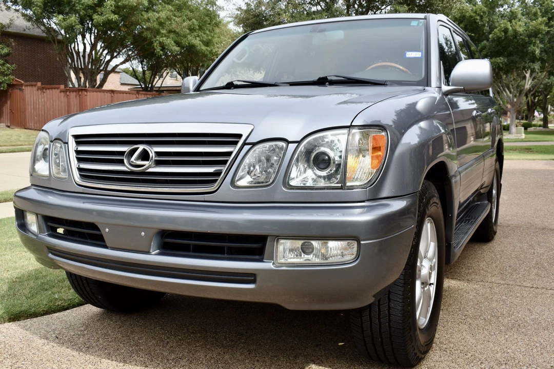 2004 Lexus LX 2nd Gen - Image 2 of 31