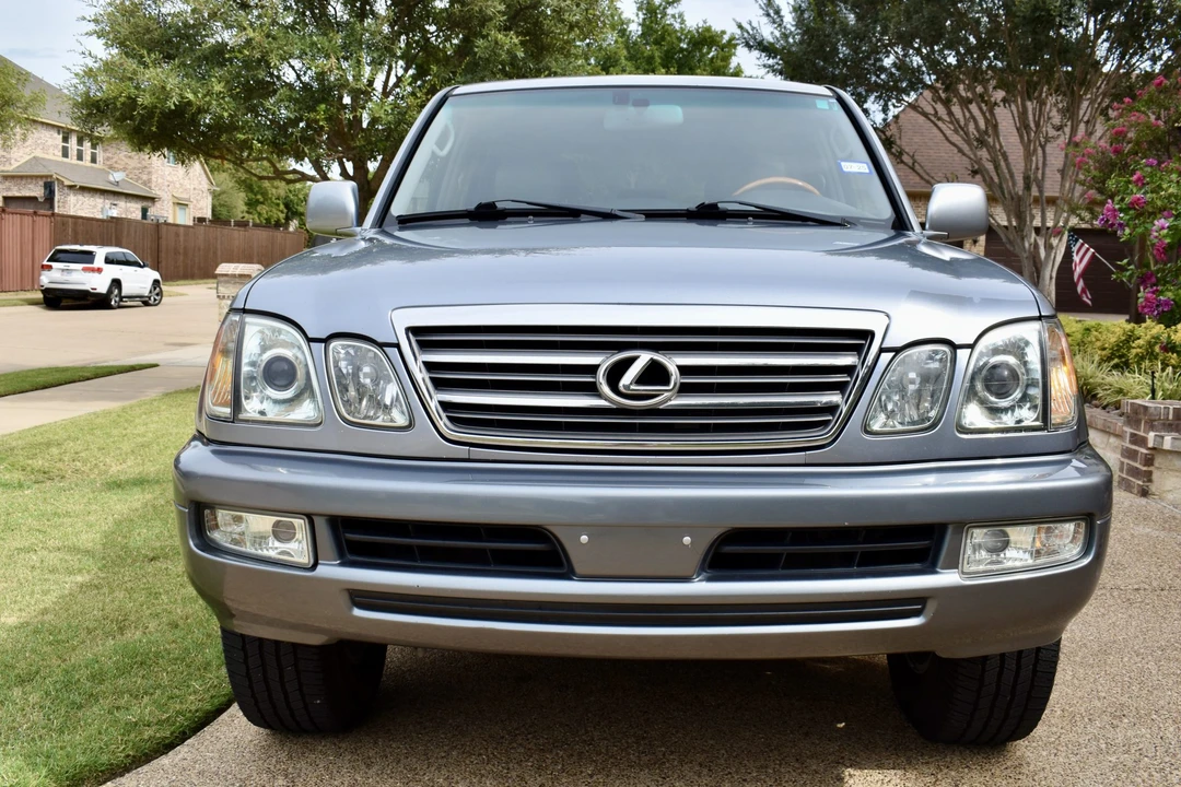 2004 Lexus LX 2nd Gen - Image 21 of 31