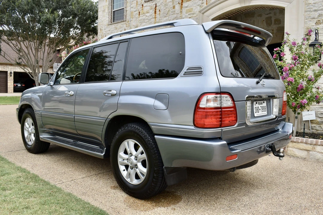 2004 Lexus LX 2nd Gen - Image 8 of 31