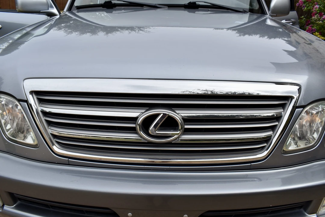 2004 Lexus LX 2nd Gen - Image 27 of 31