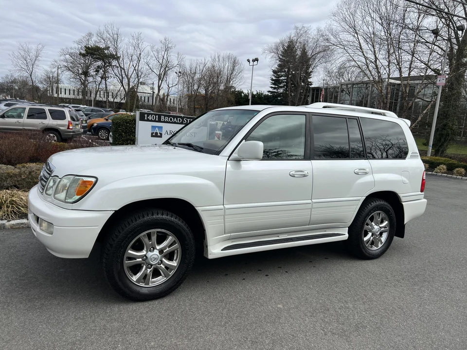 2004 Lexus LX 2nd Gen - Image 4 of 31