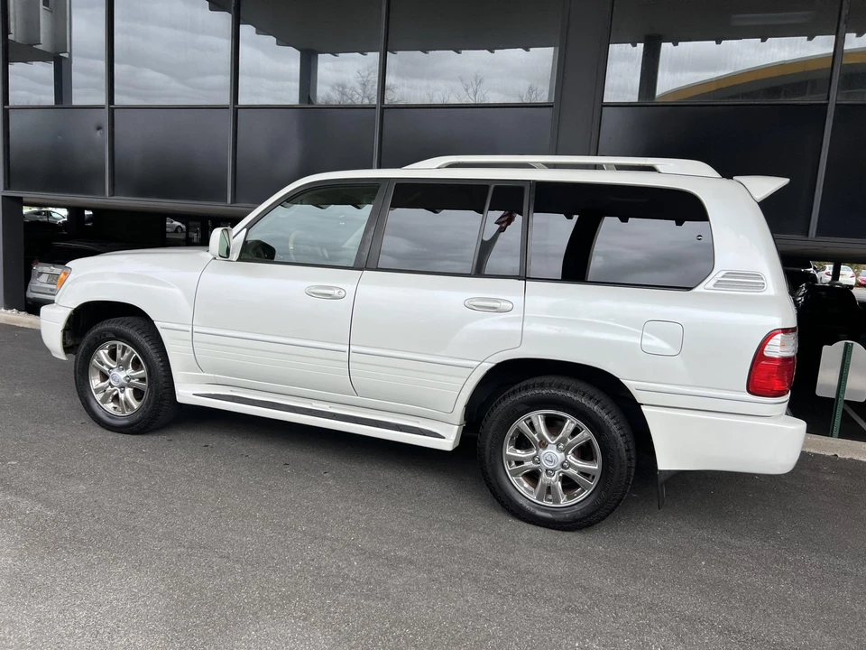 2004 Lexus LX 2nd Gen - Image 31 of 31